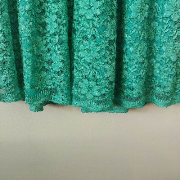 Portmans Lace Green Dress - Picture 4 of 4